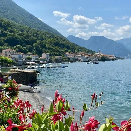 לינה וארוחת בוקר Nest On The 3*