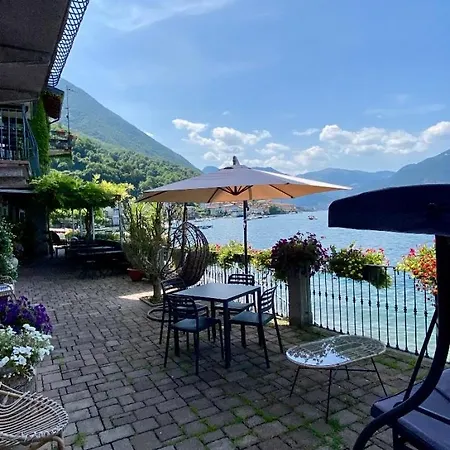 לינה וארוחת בוקר Nest On The 3*