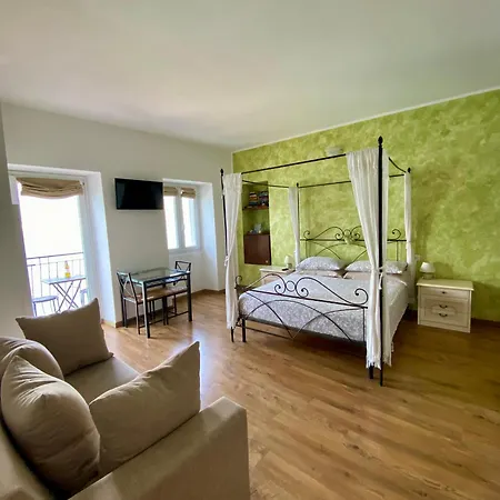 Nest On The Bed & Breakfast